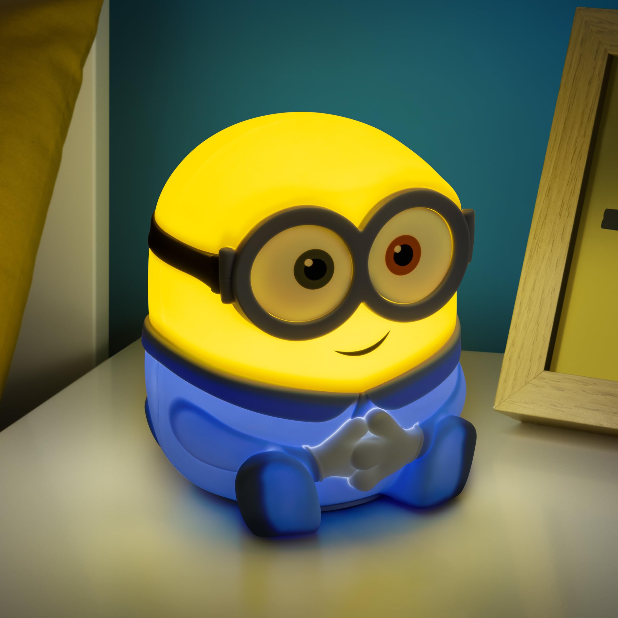 Paladone Minions Bob SquishyGlo brightness-tap shows easy brightness control.