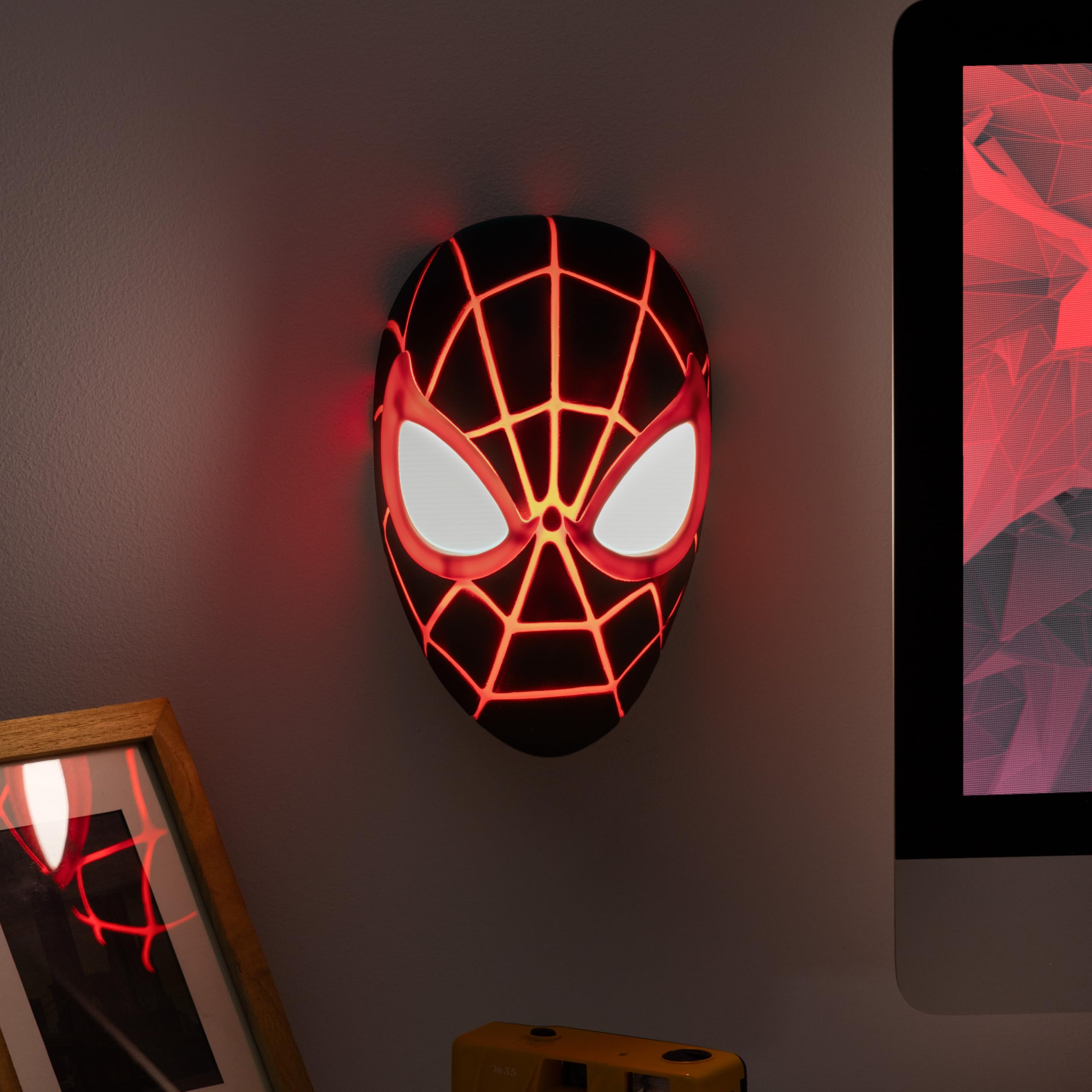 Paladone Spider-Man LED light officially licensed for authentic Marvel display
