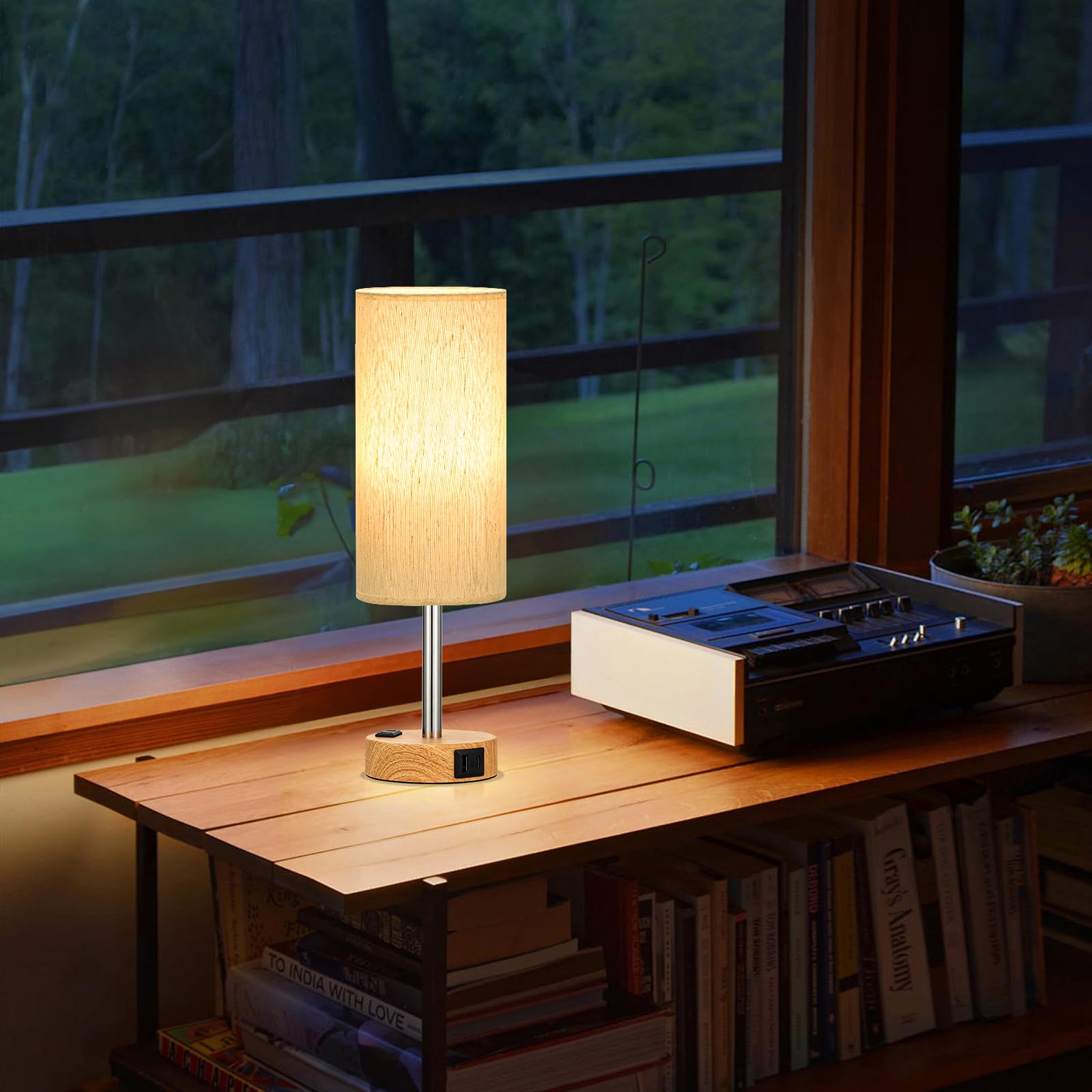 PartageiZ included 6W LED bulbs provide flicker-free light.