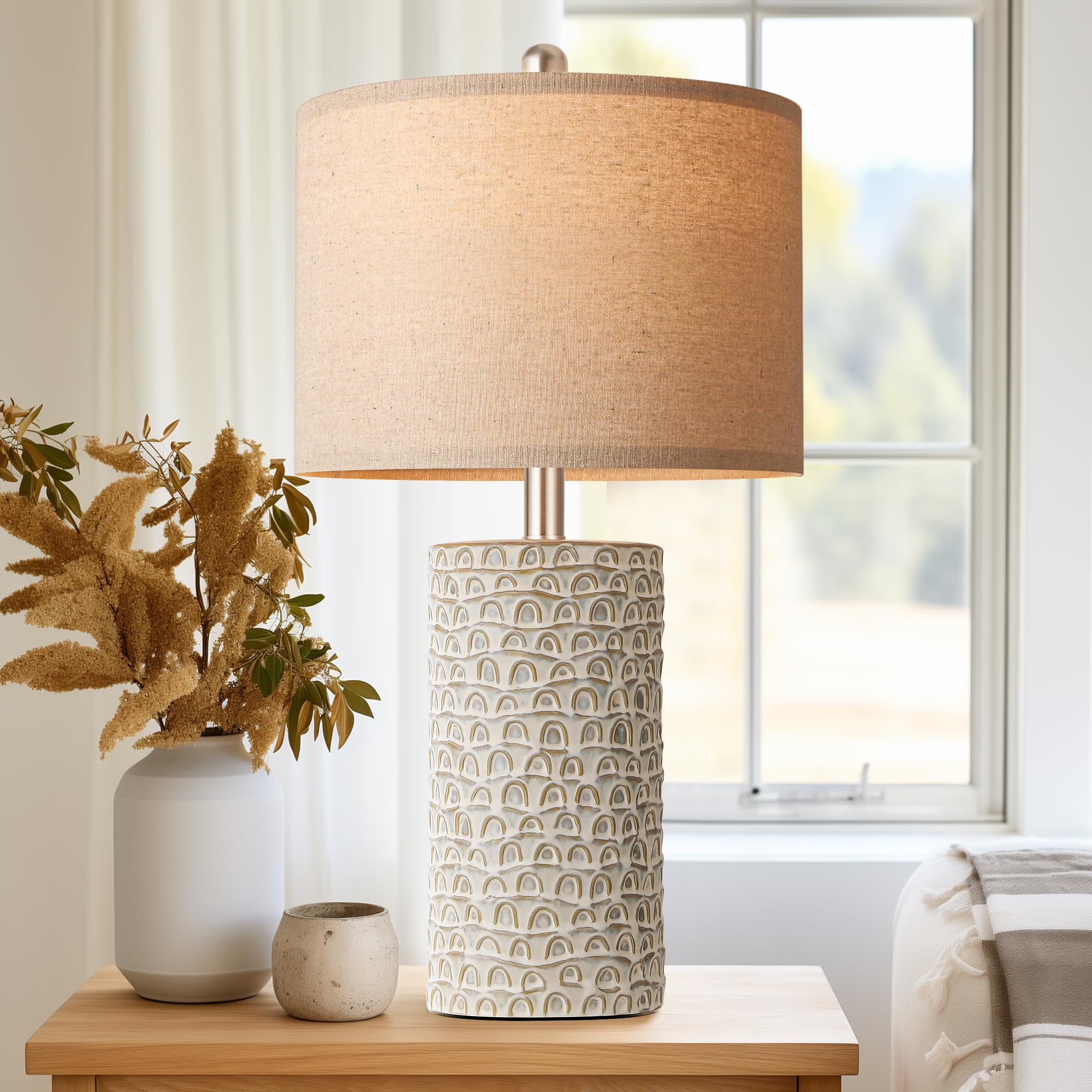 PARTPHONER warm ambient lighting ideal for living rooms.