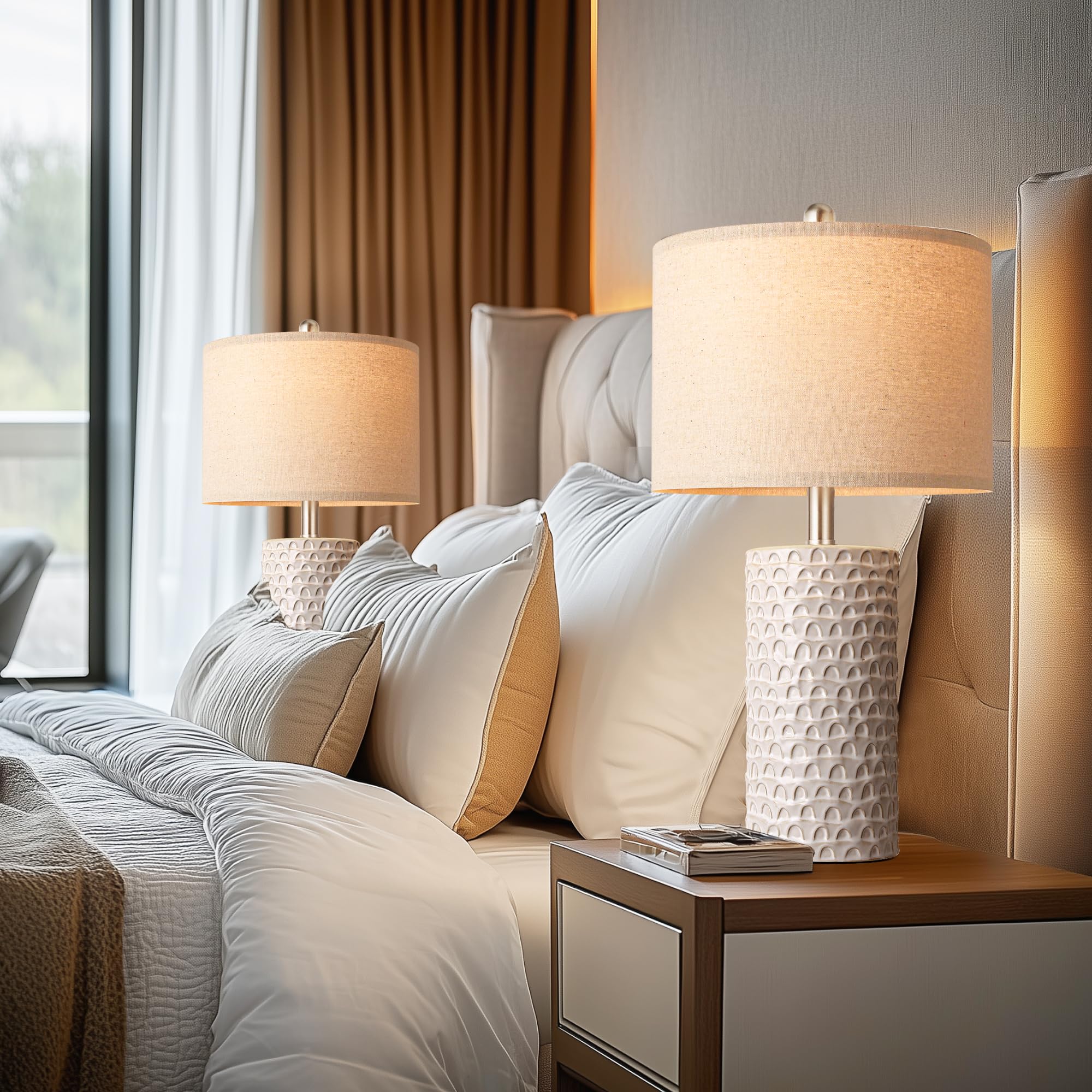 PARTPHONER warm diffused light supports eye comfort during evenings.