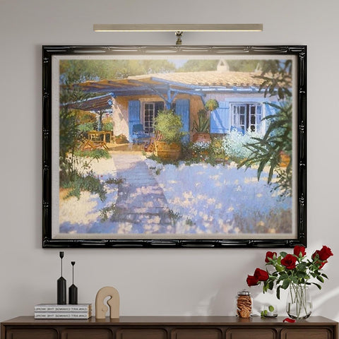 Pasoar painting light rotates 360 degrees for flexible illumination angles