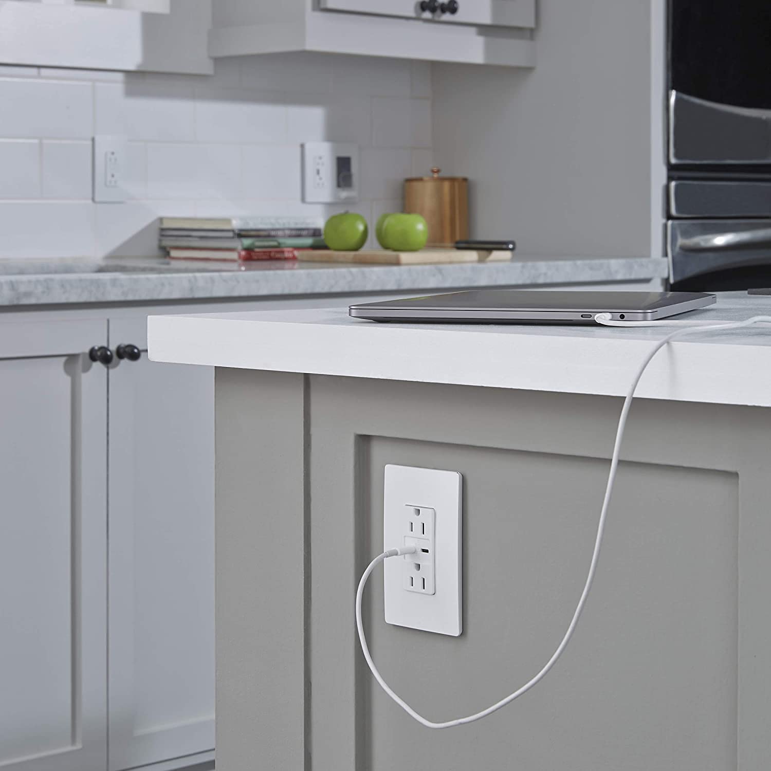 Radiant wall plate compatible with Decorator and NEMA devices