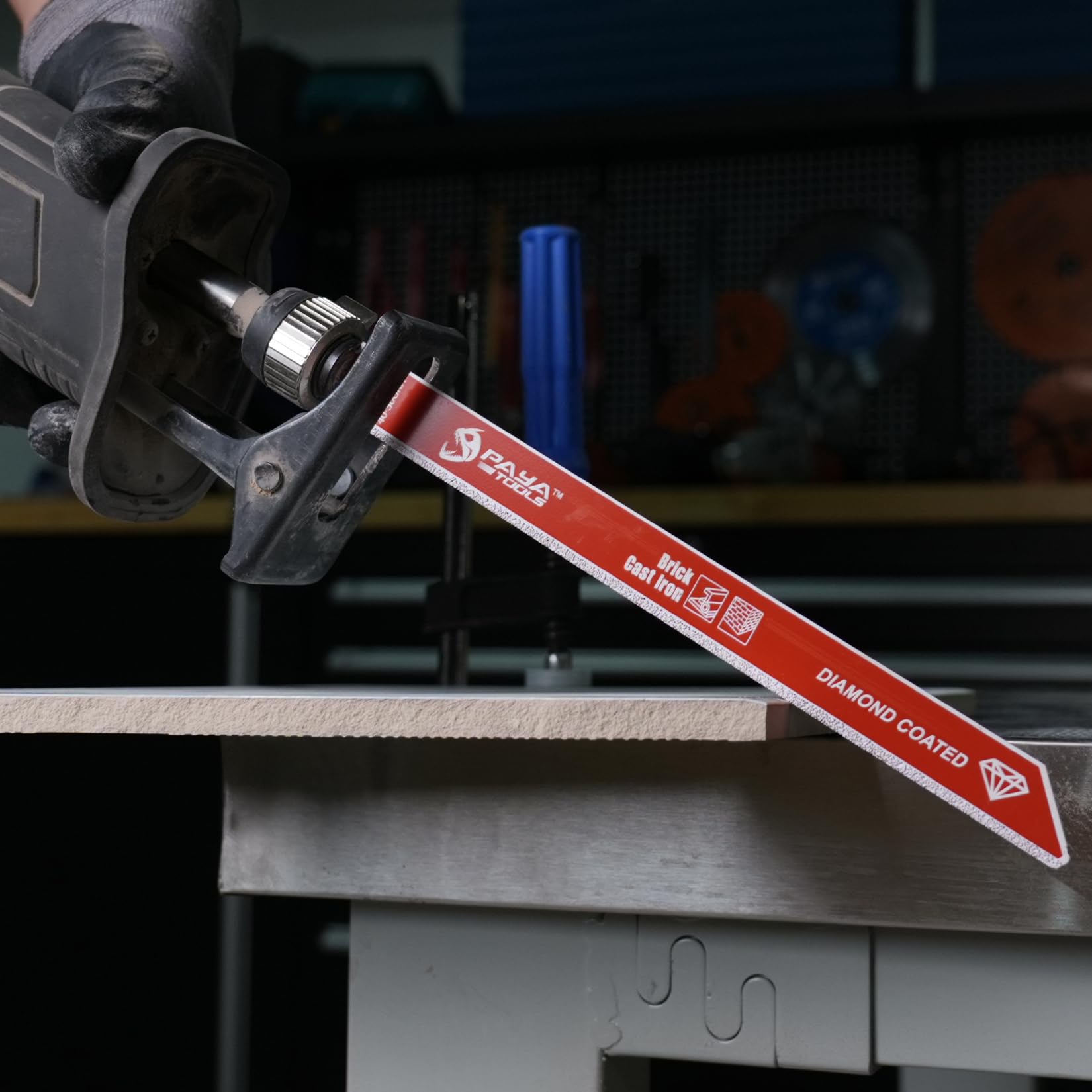 PAYA TOOLS thin kerf design boosts cutting speed and reduces waste.