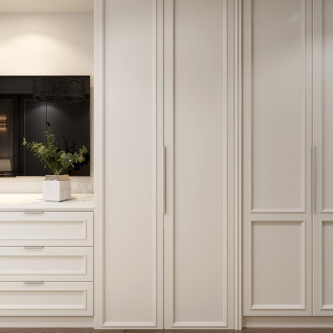 Edge-concealed profile keeps a clean, modern kitchen aesthetic.