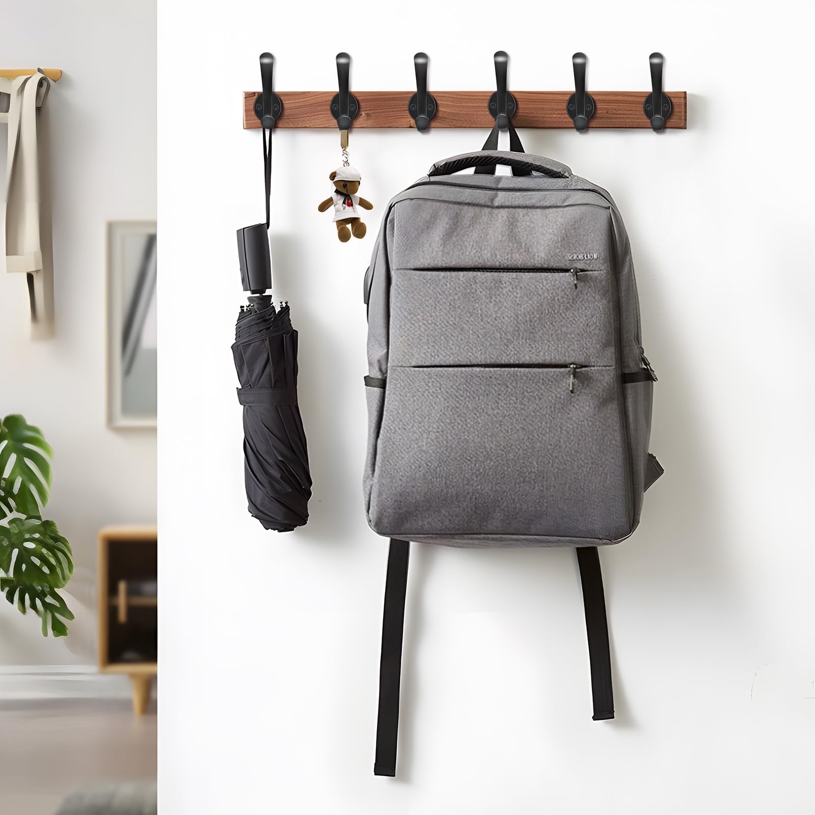 PEOIAOY packaging shows ten hooks ready for a full wardrobe update.