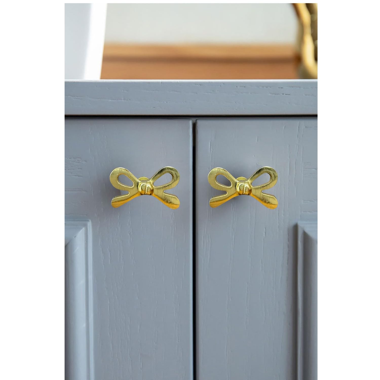 Gift-ready packaging for Perilla Home bow knob set