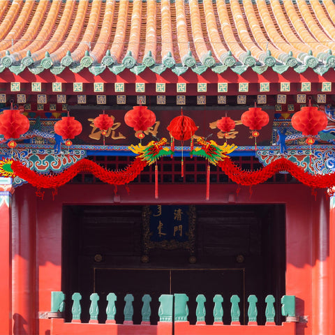 Peywot weatherproof materials suit indoor and outdoor use.