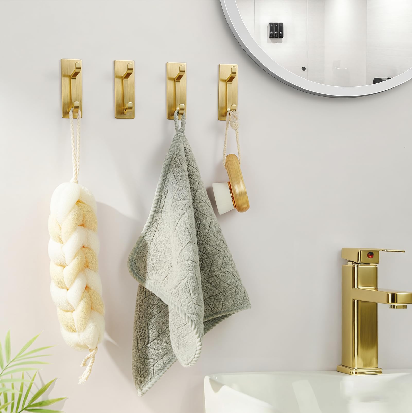 Pickpiff bathroom wall hook, waterproof and rust-resistant, ideal for towels.