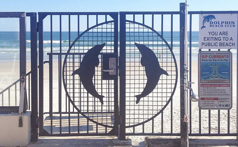 Pixplex swing-gate and trailer-use hinge in rugged outdoor conditions.