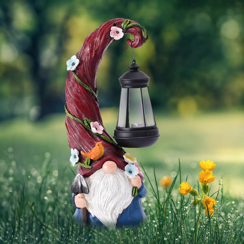 Pohabery IP44 weatherproof gnome standing sturdy against weather.