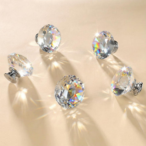 POZEAN clear-silver knobs brighten interiors of kitchens and bathrooms.