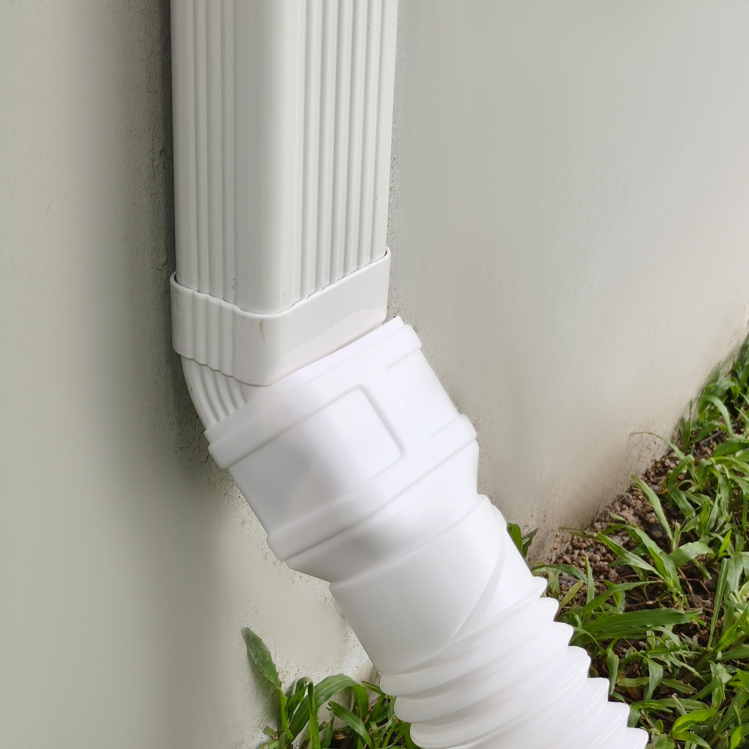 Prestantious installation screws ensure secure adapter fastening.