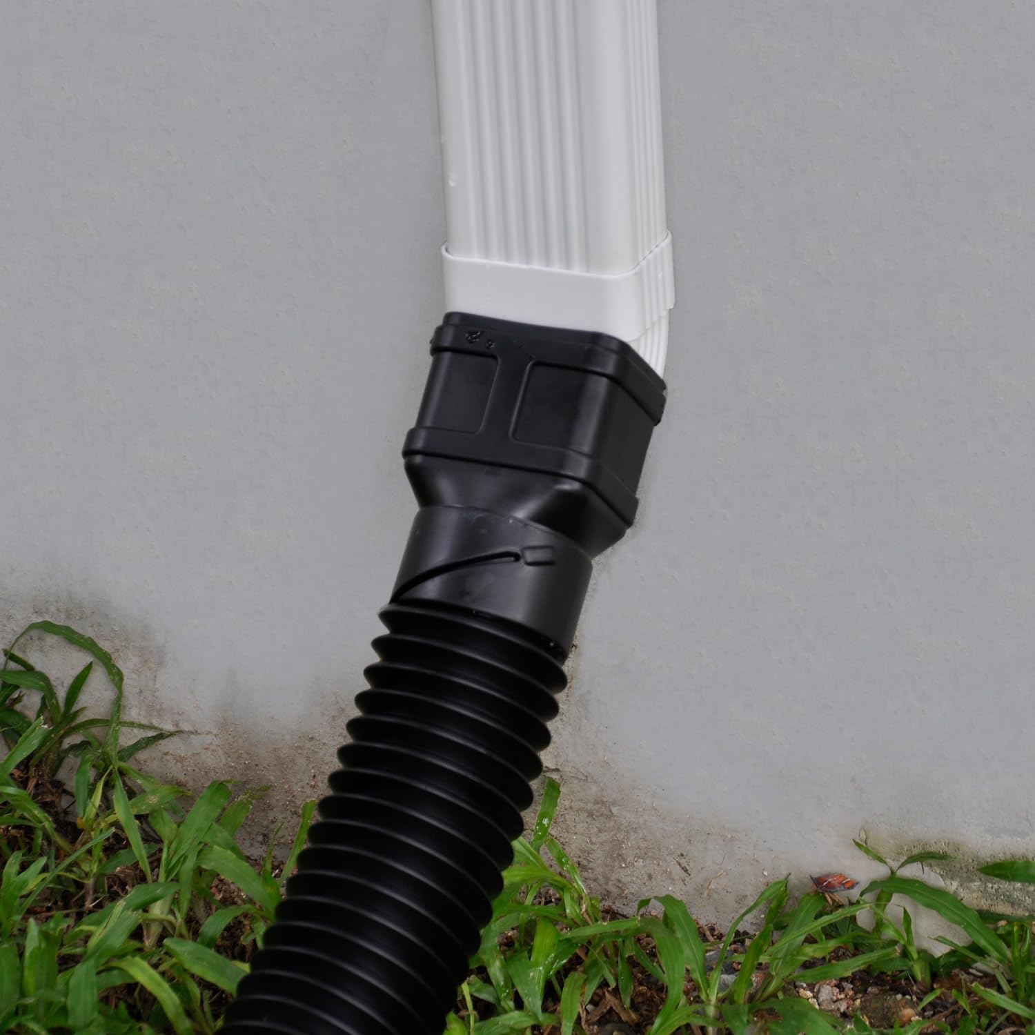 Prestantious installation screws secure adapters for slip-free setup.