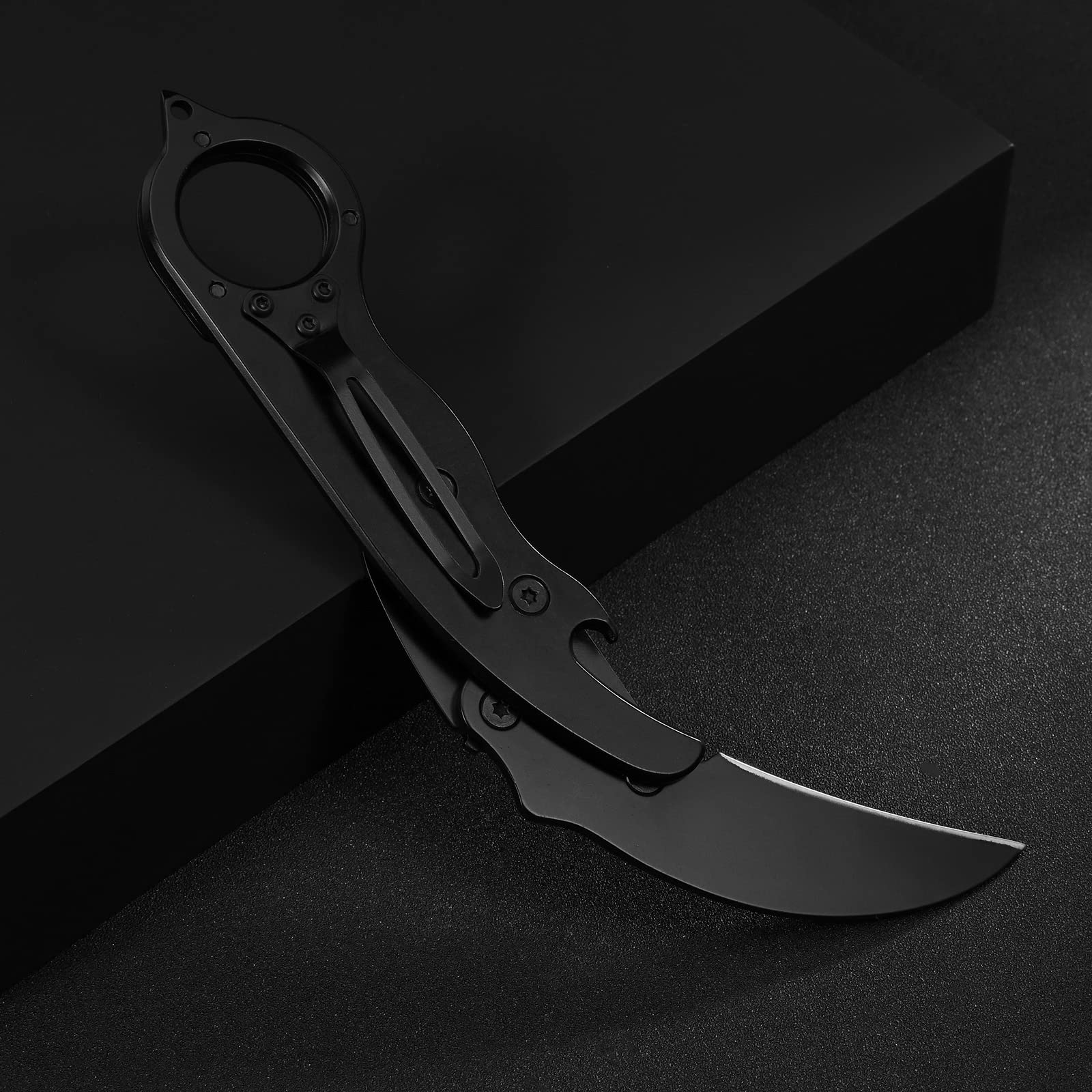 Promithi folding morphing knife compact carry demonstrates easy pocket portability for everyday tasks.