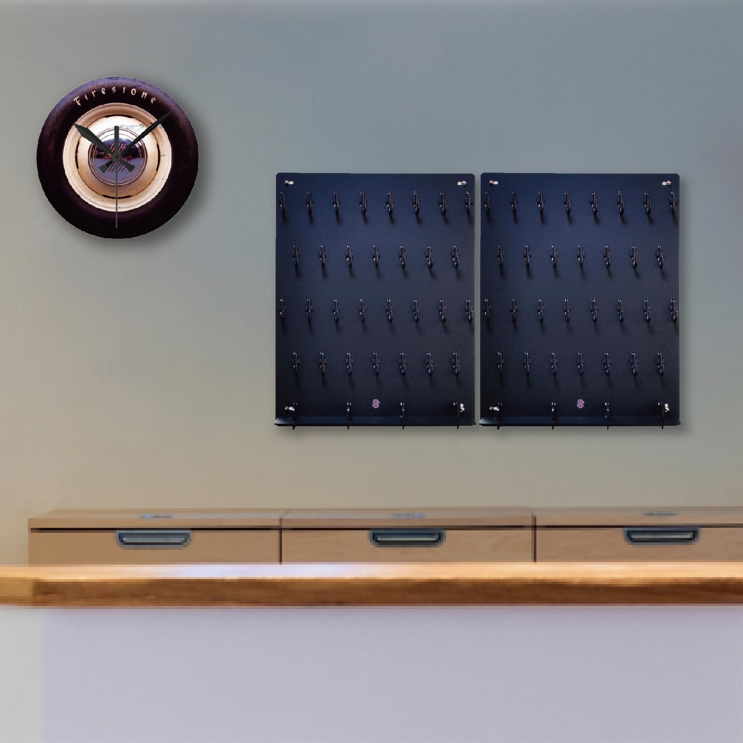 Ideal for car dealers, hotels, offices, garages and real estate showrooms