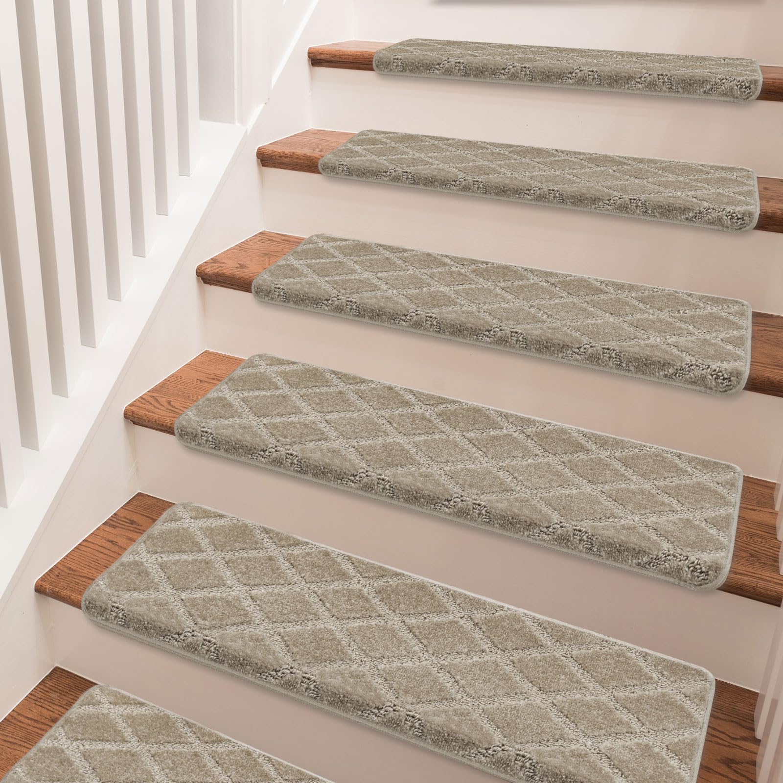 Easy installation of PURE ERA bullnose treads without adhesive