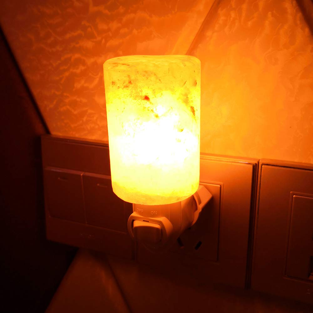 Pursalt 360-degree rotatable plug for flexible lamp placement.