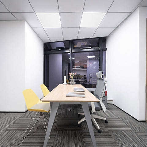 Pushglossy corridor light diffuser for even lighting