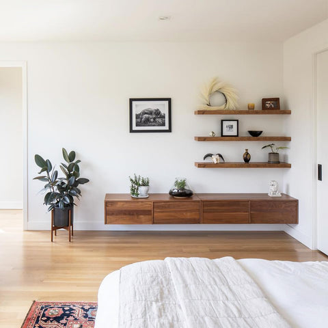 Easy assembly of QEEIG shelves with clear, step-by-step instructions.