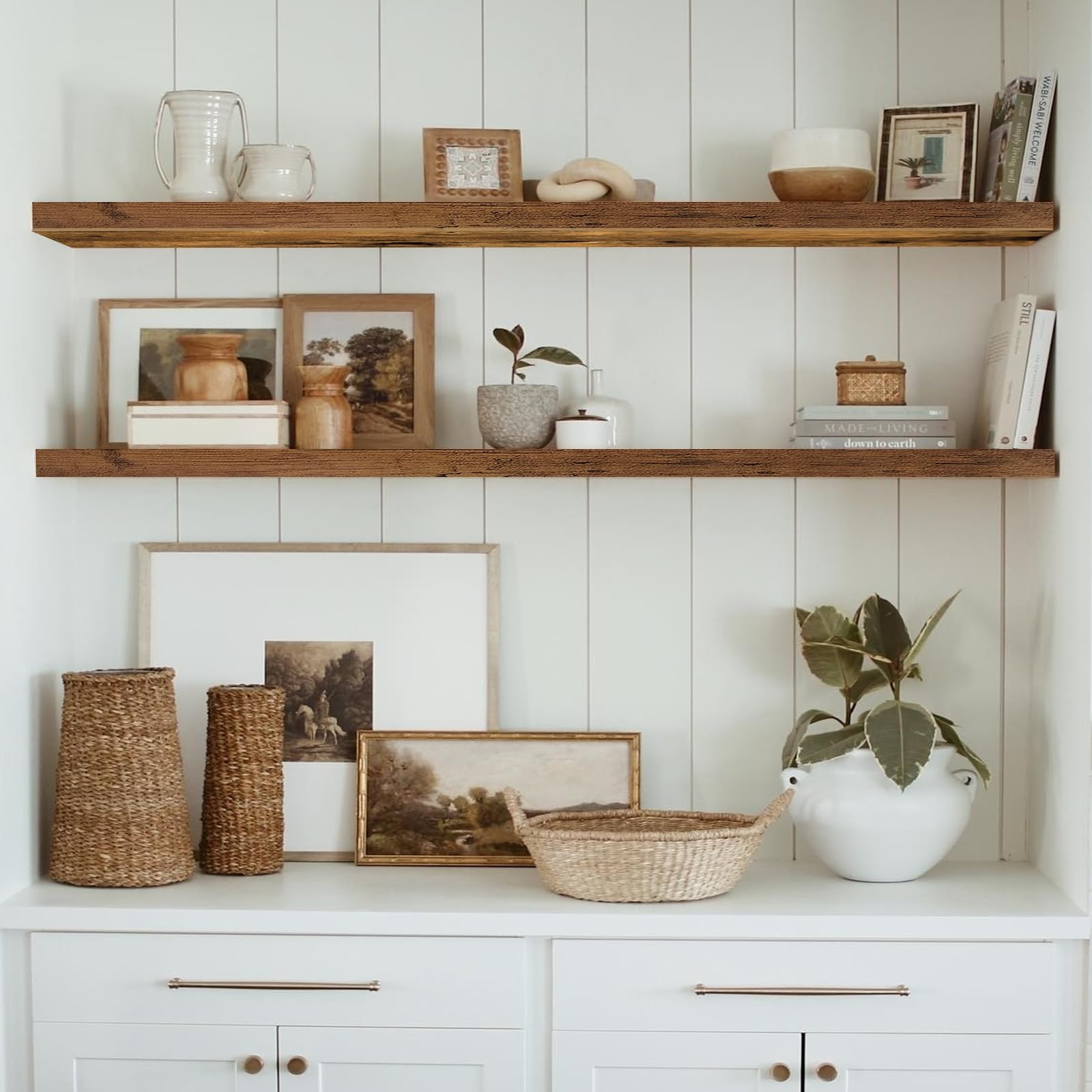 Close-up of sturdy brackets on QEEIG shelves ensuring a steady, sag-free display.