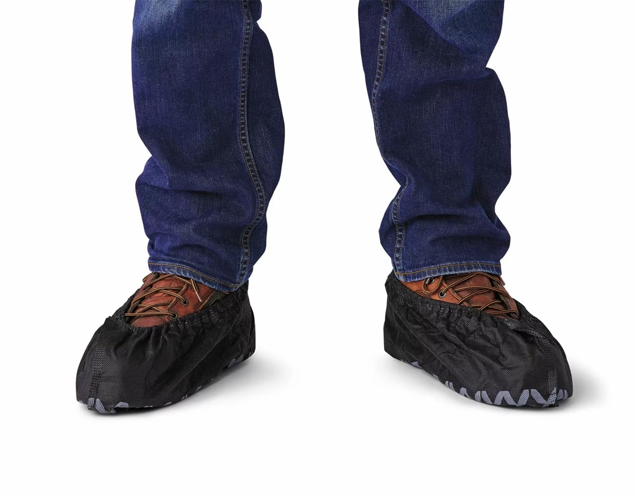 QIAN SOU X-Large disposable boot covers feature breathable fabric for comfort.