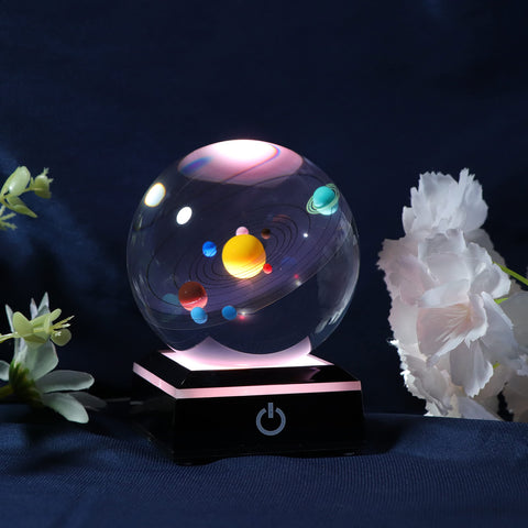 Qianwei 3D laser-engraved planets stay crisp and detailed in the crystal.