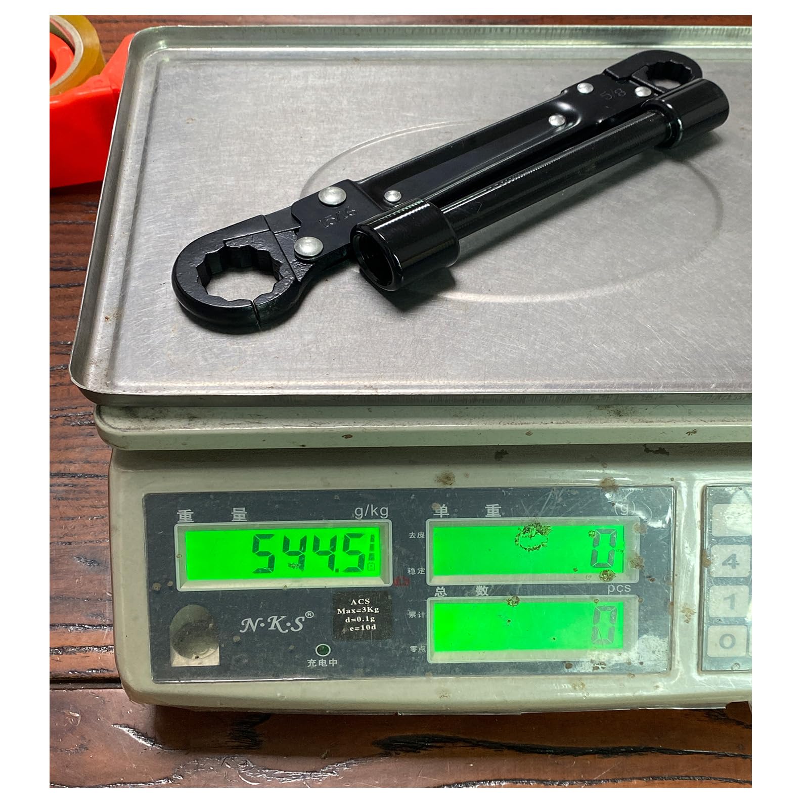 QIZHIMEI compact-design-portable-plumbing-tool ready for on-the-go tasks.