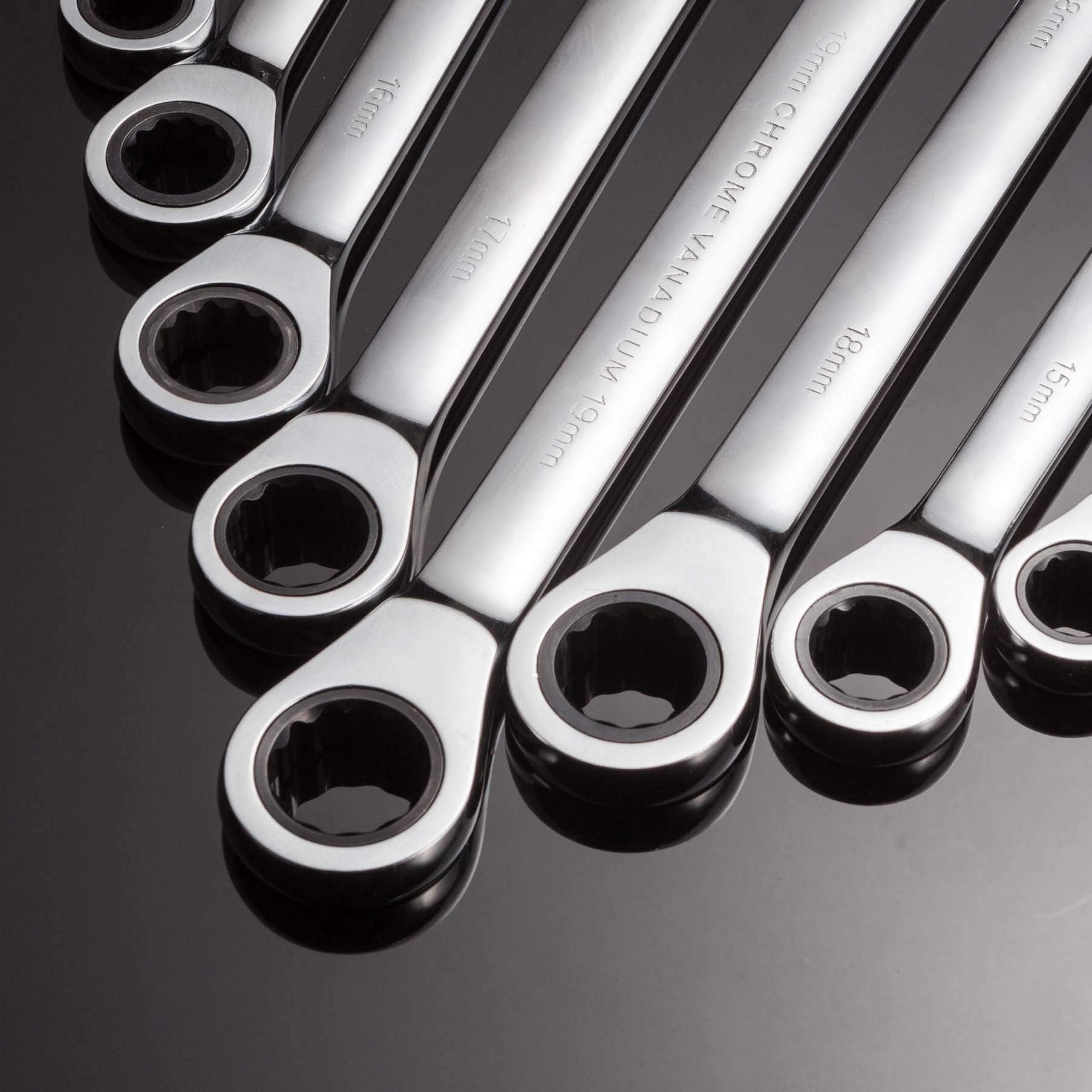 Qnkaa 8–19 mm metric spanner set covers common home and vehicle tasks
