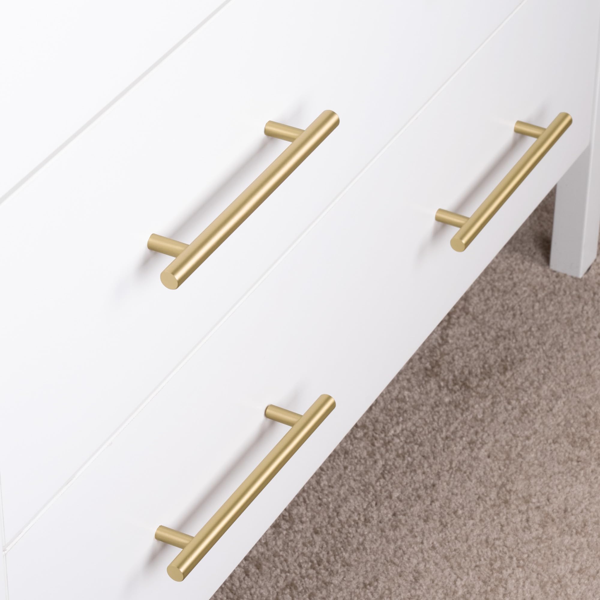 QOGRISUN luxurious gold cabinet hardware for bathrooms and kitchens.