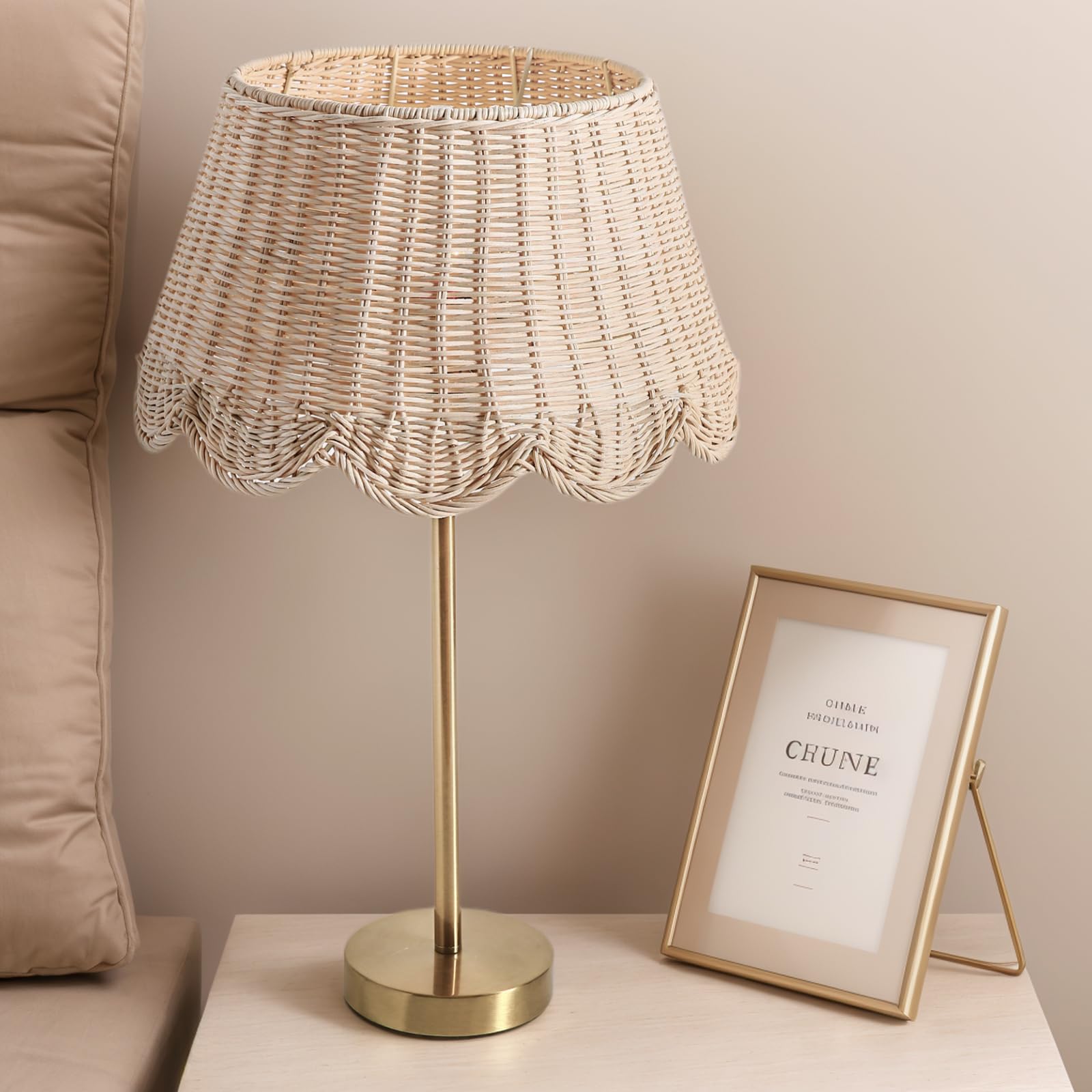 Quincry Premium scalloped rattan lamp full view for small bedrooms