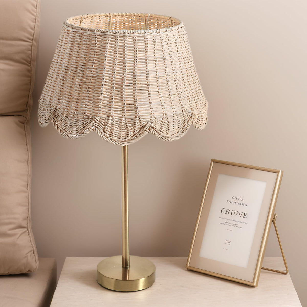 Quincry Premium scalloped rattan lamp full view for small bedrooms