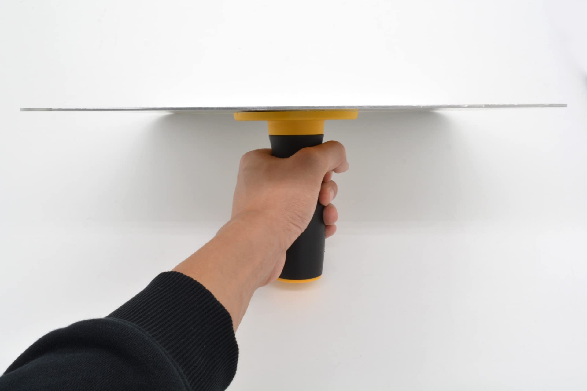 Ragyzity Masonry Hawk lightweight design reduces fatigue during plastering