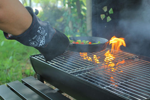 RAPICCA gloves near welding sparks demonstrating protection