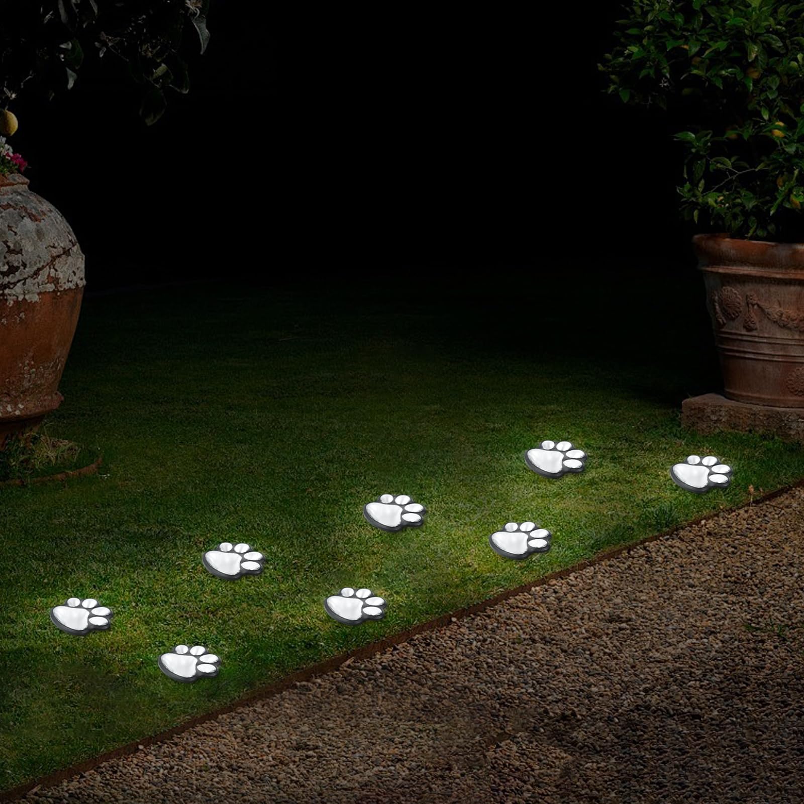 Ratopo paw print light mounted along 29.5-inch cord for flexible layouts.