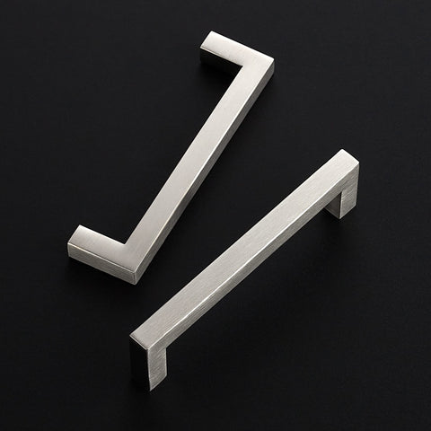 Ravinte 5-inch pull with brushed nickel finish adds a timeless touch to cabinetry.