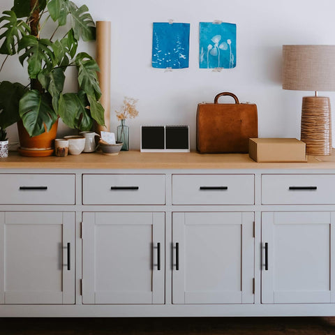 Ravinte stainless steel design integrates with kitchen tools and accents.