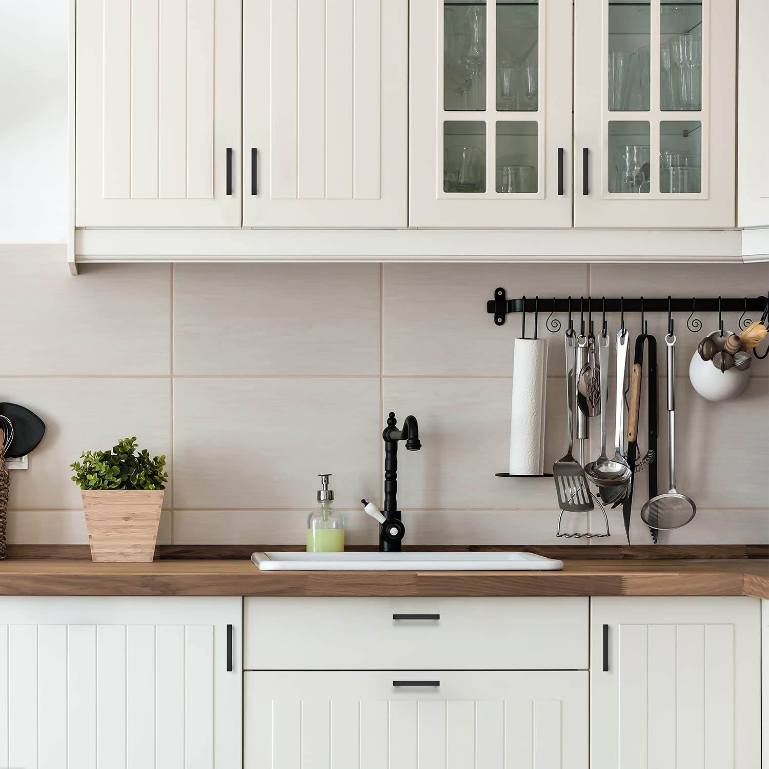 Ravinte kitchen hardware in matte black with clean timeless look
