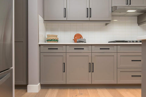 Ravinte long-lasting matte black drawer pull with refined texture