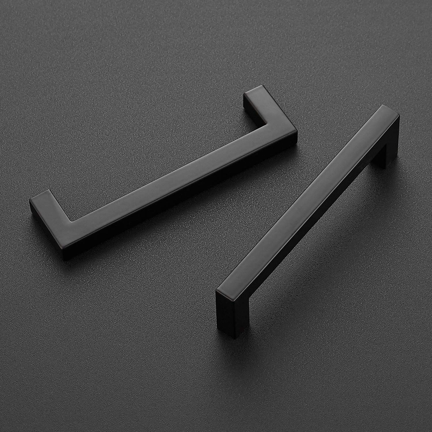 Ravinte matte black drawer pull close-up highlights precise finish for cabinets.