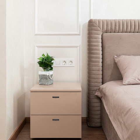 Ravinte hardware includes short and long screws for versatile installation.