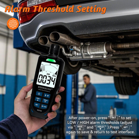 RDINSCOS CO detector on vehicle dash enables safe monitoring while traveling.