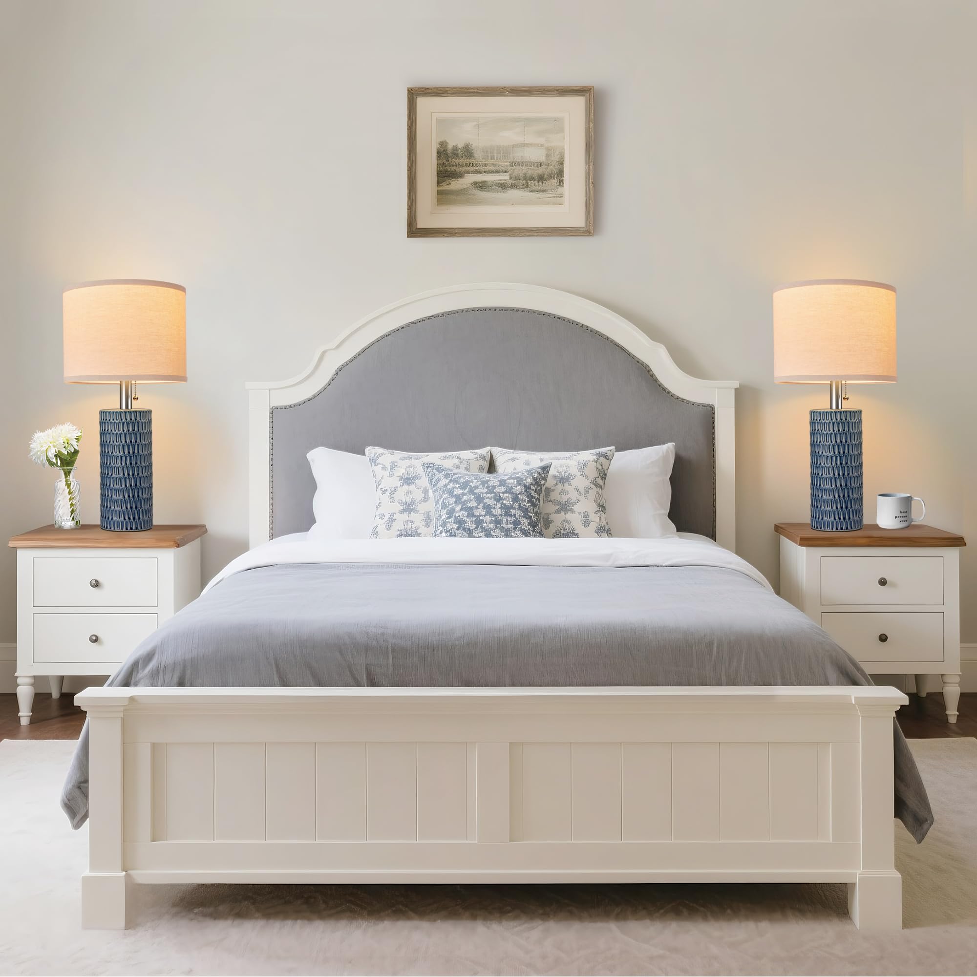 Reaketon ceramic lamp close-up highlighting blue finish and craftsmanship.