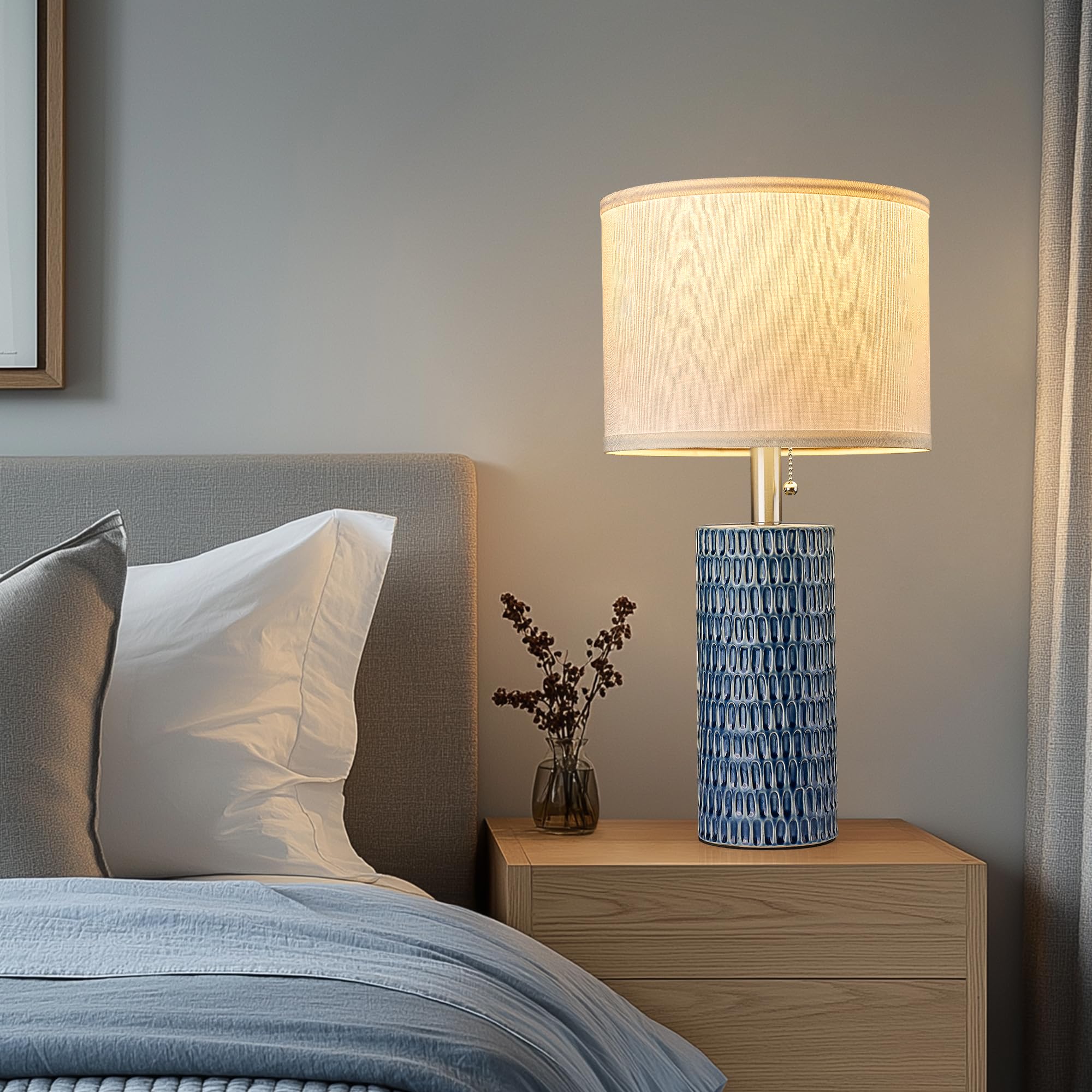 Reaketon table lamp with fabric shade and warm light for cozy evenings