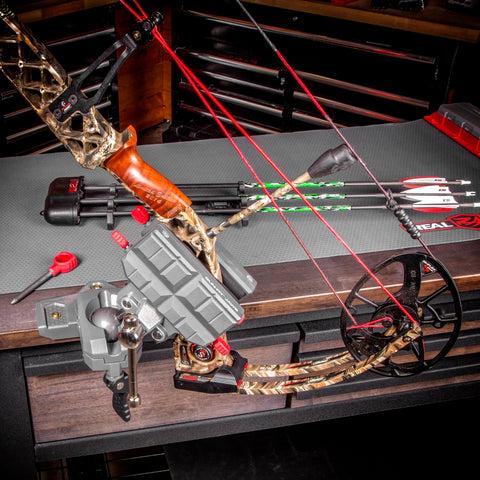 Real Avid Vise integrated leveling knob enables precise alignment.