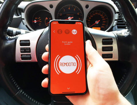 Remootio 2 sensor indicator shows door status in real time.