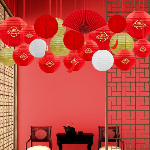 Renbuzhu red paper fan serves as a quick focal point.