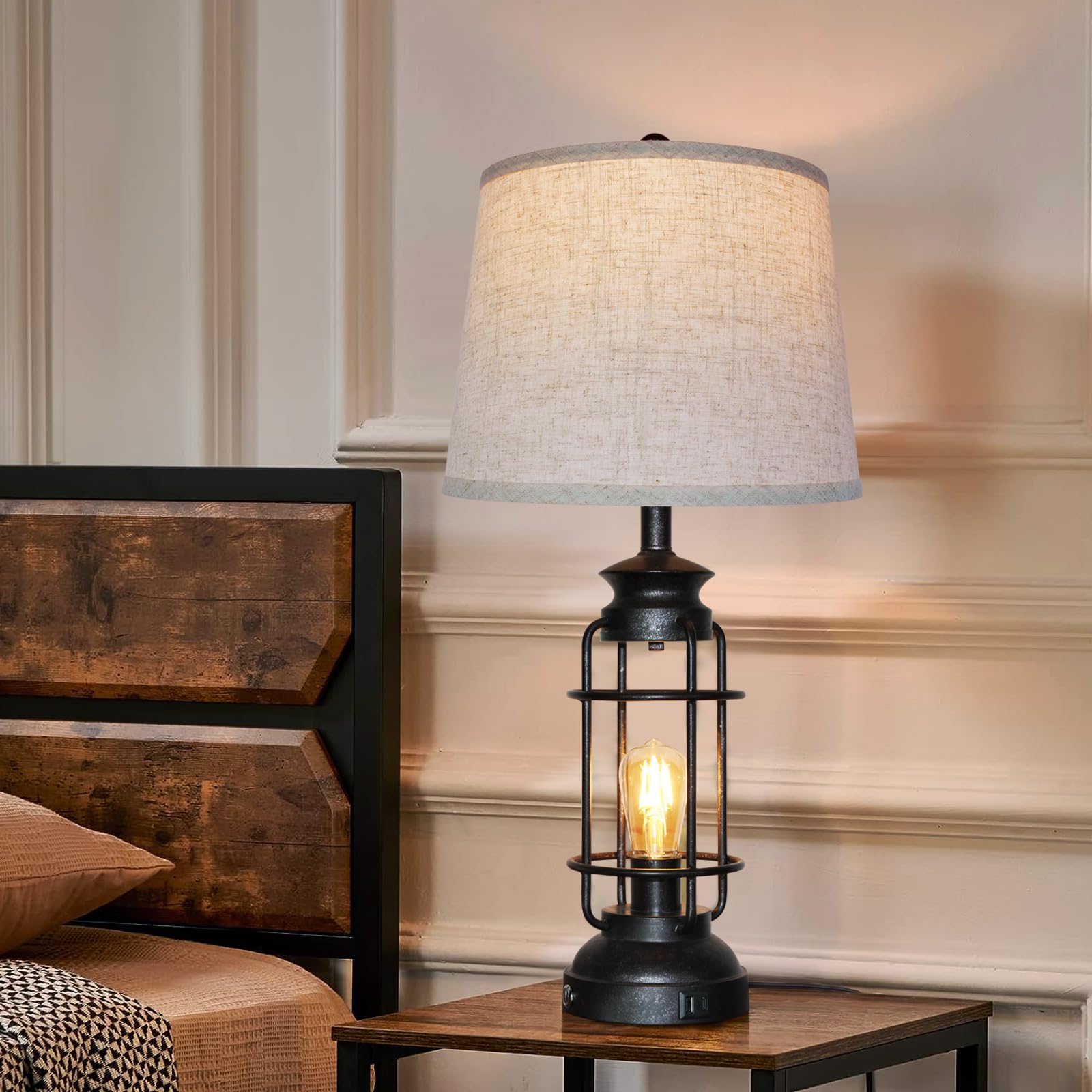 Sturdy anti-slip base keeps lamps stable.
