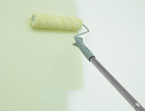 ROLLINGDOG durable paint tray is easy to clean with a large reservoir.