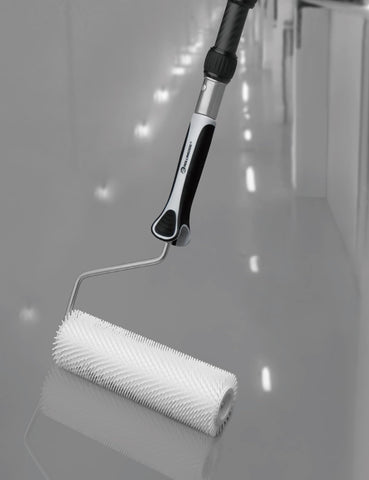 ROLLINGDOG extension-compatible roller enables easy use on larger surfaces